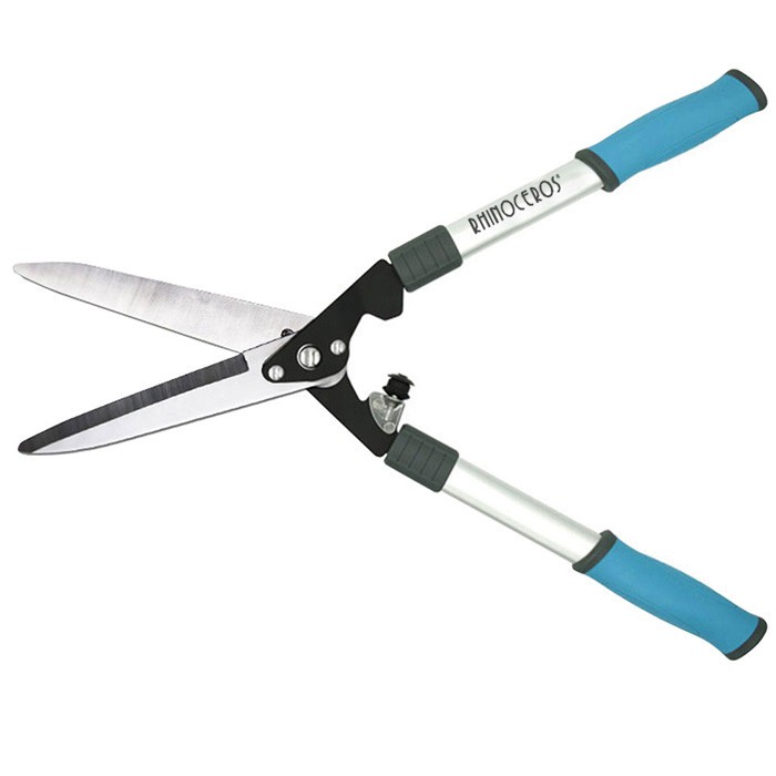 Употреба баштенског алата - високе маказе за гране и тестере за високе гране